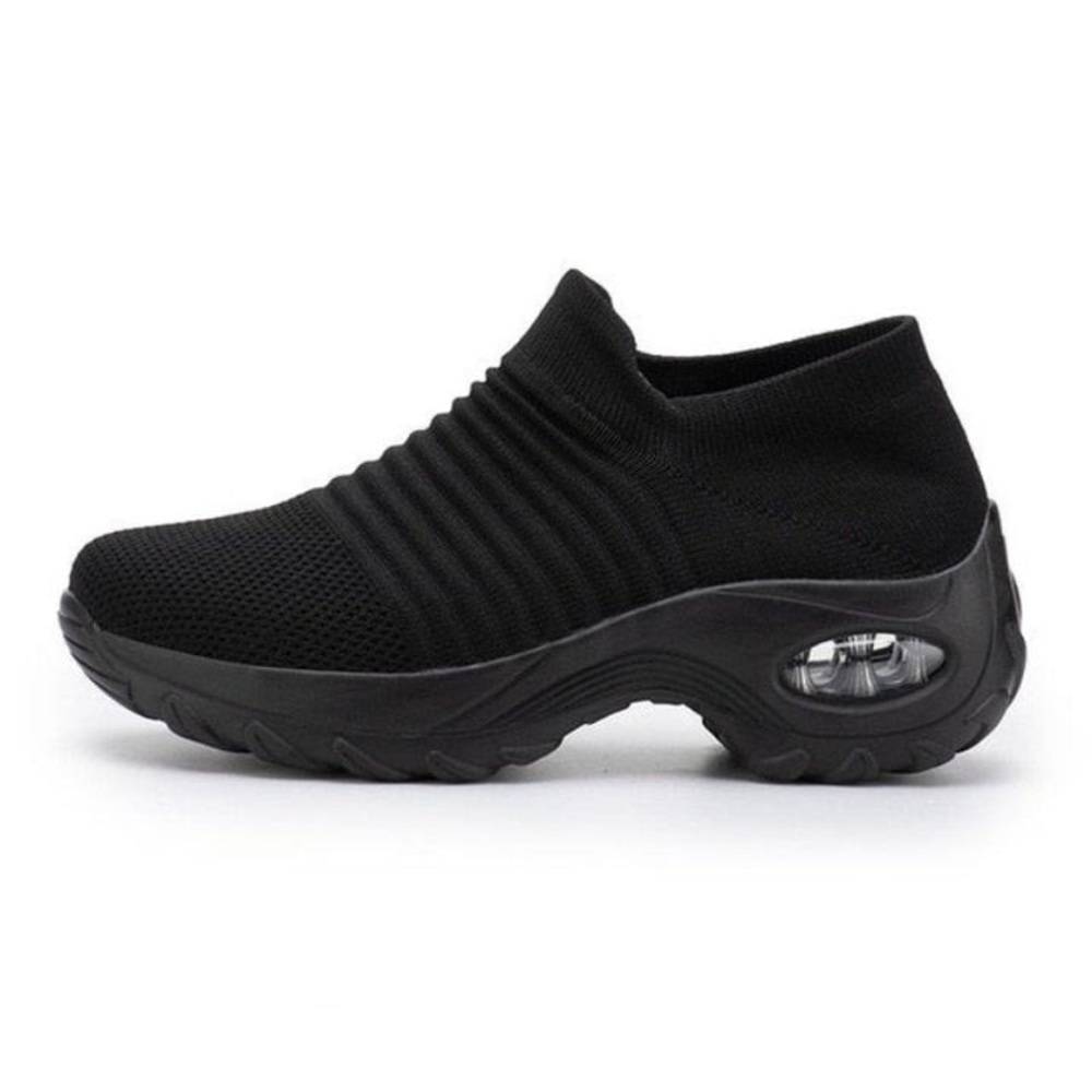 NWOT STQ black walking shoe